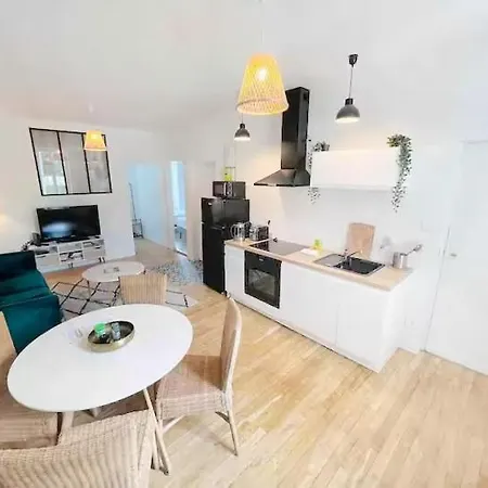 Le Philibert : 50m², 4 Prs, 2 Ch : Proche Gare Apartment